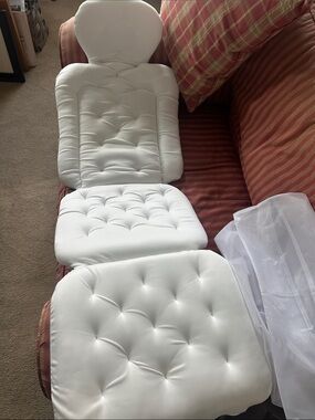Full body pillow for bathtub